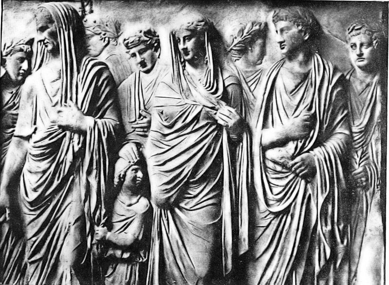 Image of Roman women with covered head Image of Roman women with covered head